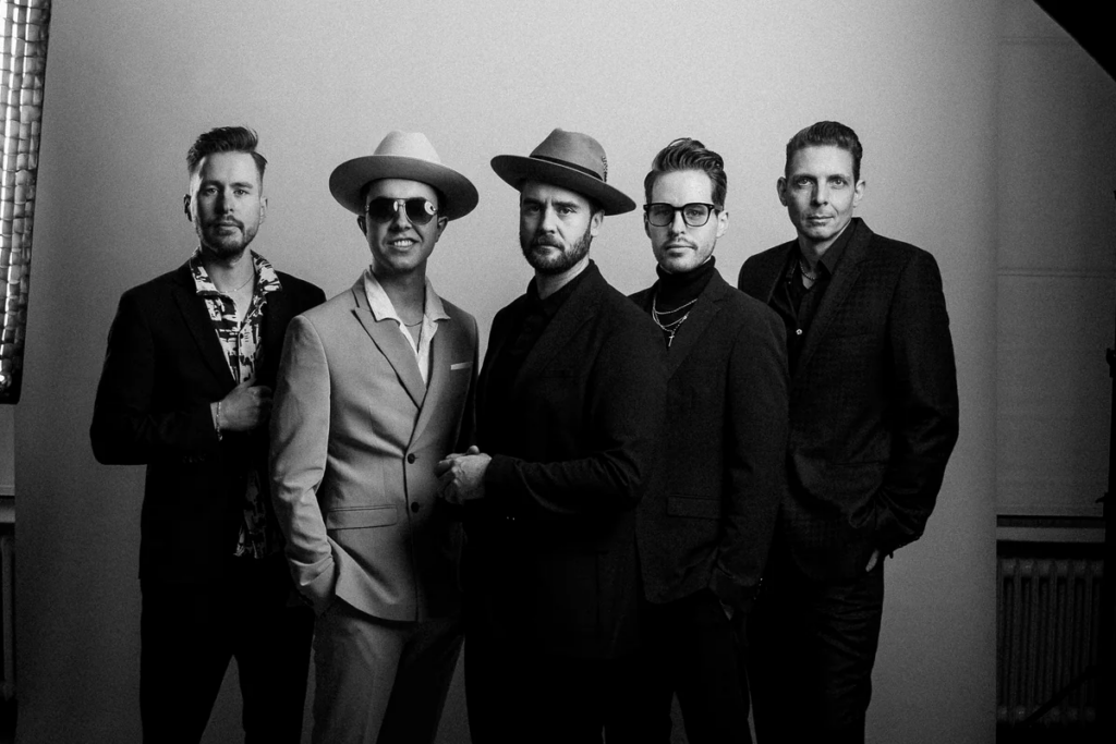 Vom Ohr direkt ins Bein: Die Bluesanovas bringen aus Münster fetzigen Retro-Blues an den Rodelberch. Foto: Nico Dreier